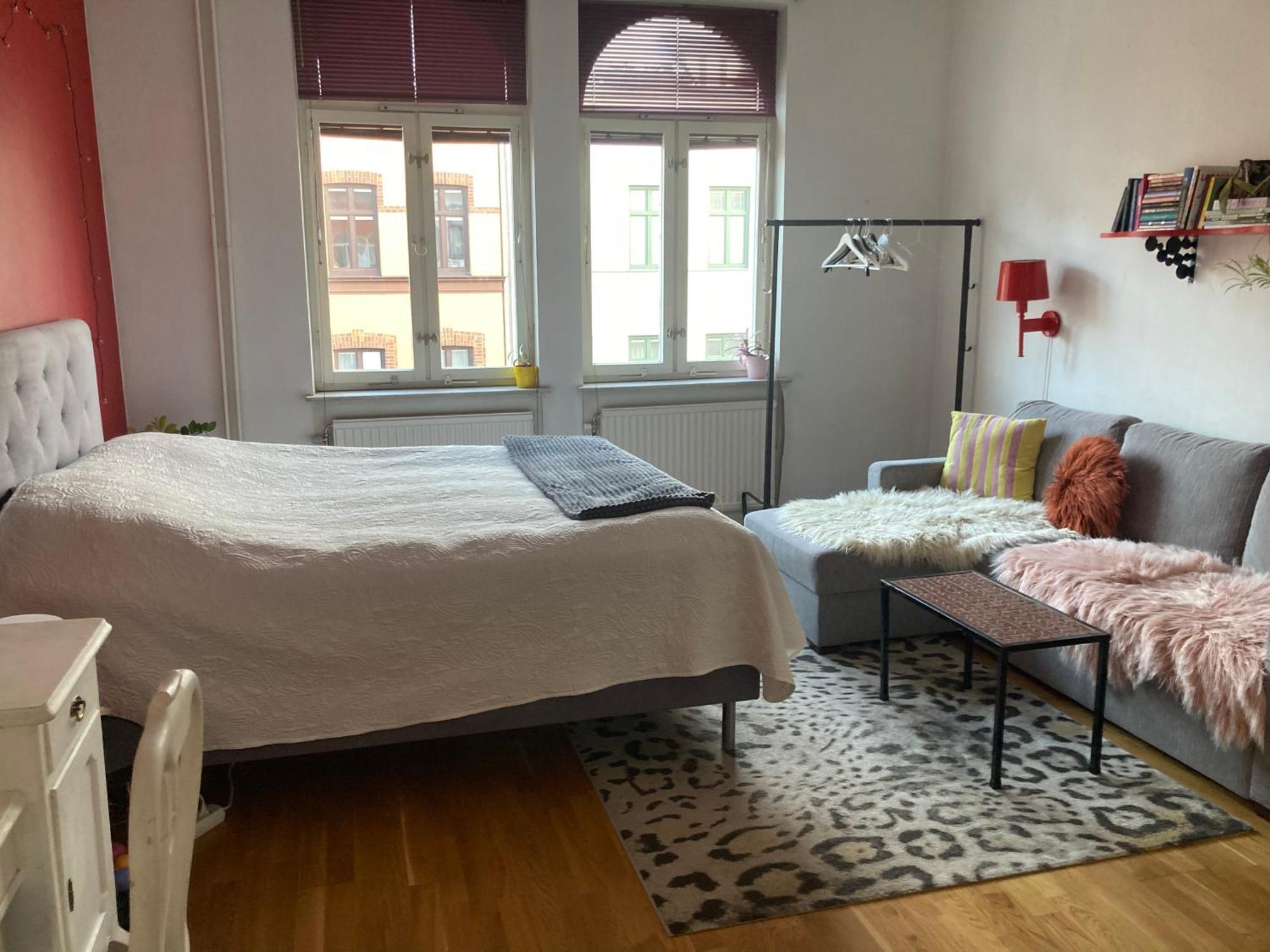 Rum Med Eget Badrum Och Stort, Delat Koek,Centralt I Malmoe A Room In An Apartment, Own Bathroom And Kitchen Shared With A Family Exterior photo